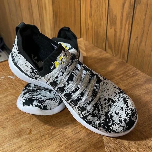 APL"Athletic Propulsion Lab Lululemon Techloom Breeze Camo -Black & White - Picture 5 of 13